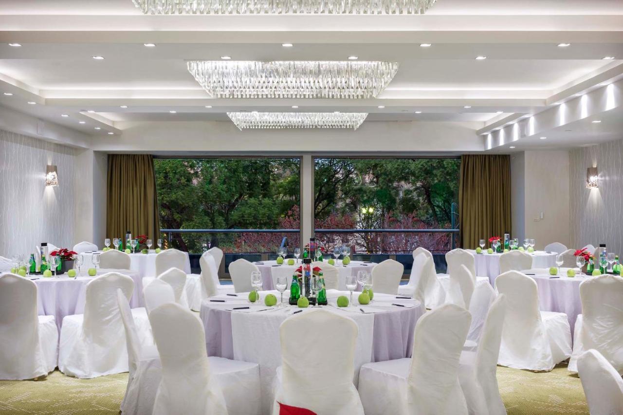 Radisson Blu Park Hotel Atene Esterno foto The ballroom