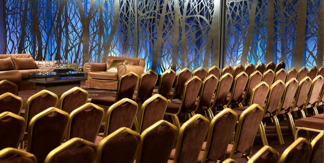 Radisson Blu Park Hotel Atene Esterno foto The stage of the 2009 ceremony