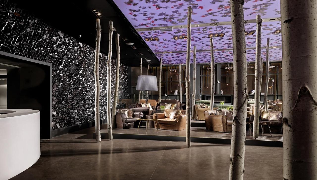 Radisson Blu Park Hotel Atene Esterno foto The interior of the restaurant
