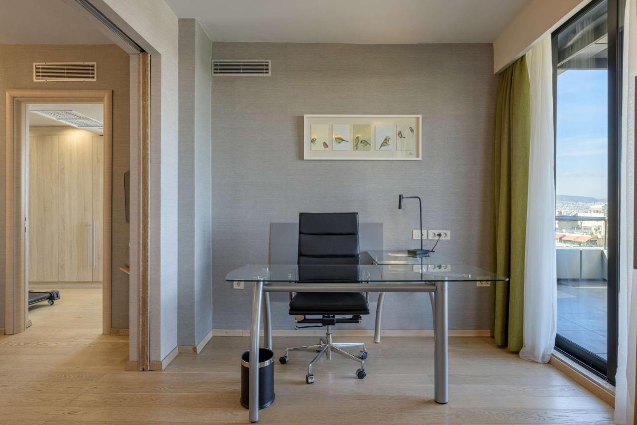 Radisson Blu Park Hotel Atene Esterno foto A typical office