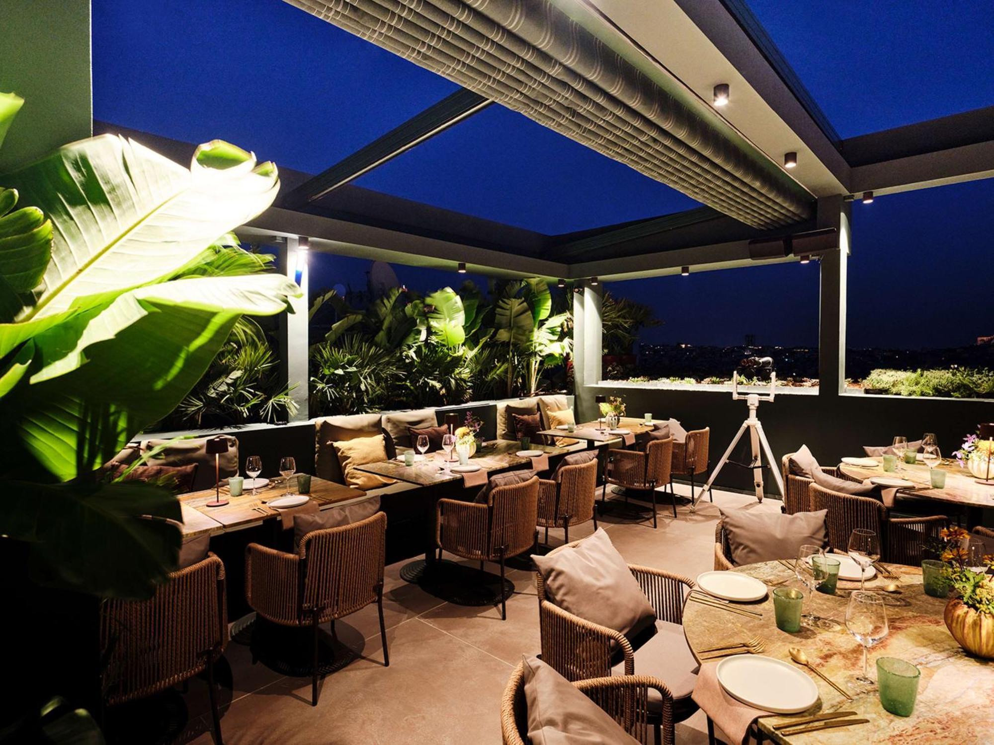 Radisson Blu Park Hotel Atene Esterno foto The Sky Bar