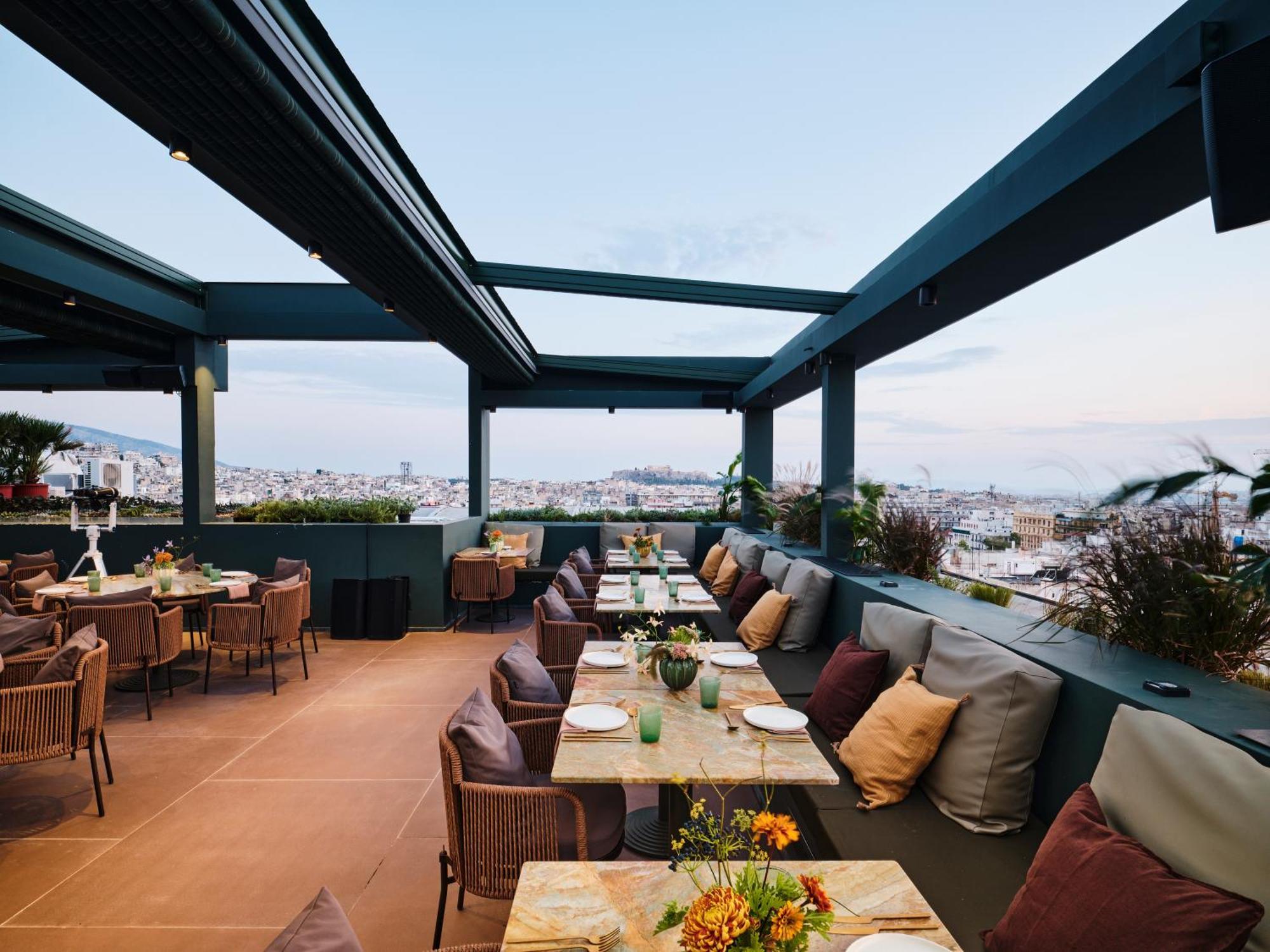Radisson Blu Park Hotel Atene Esterno foto The Sky Bar