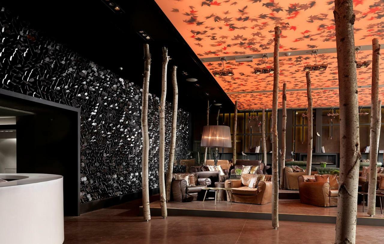 Radisson Blu Park Hotel Atene Esterno foto The interior of the restaurant